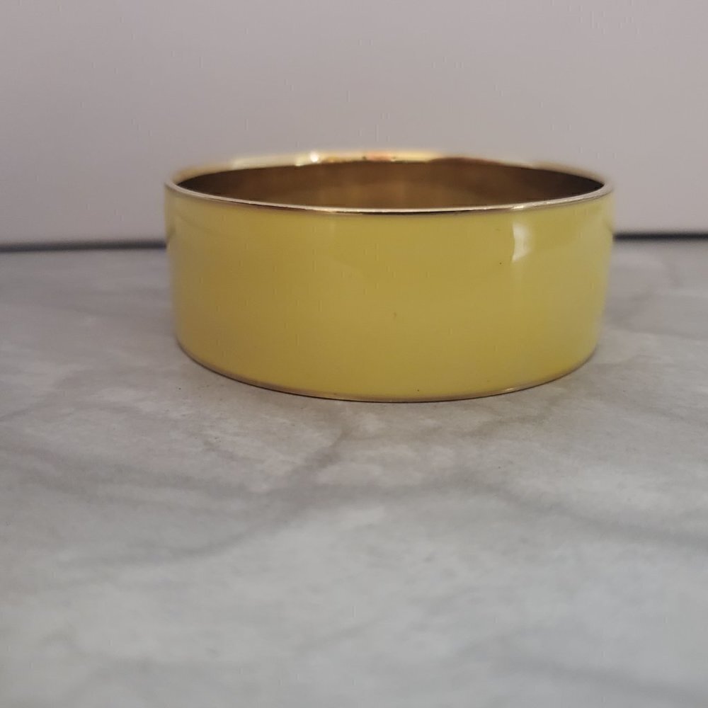 💖 J.Crew Vintage 2000's 00's Y2K Pale Yellow Cream Enamel Bangle Bracelet 💖 - Picture 3 of 6